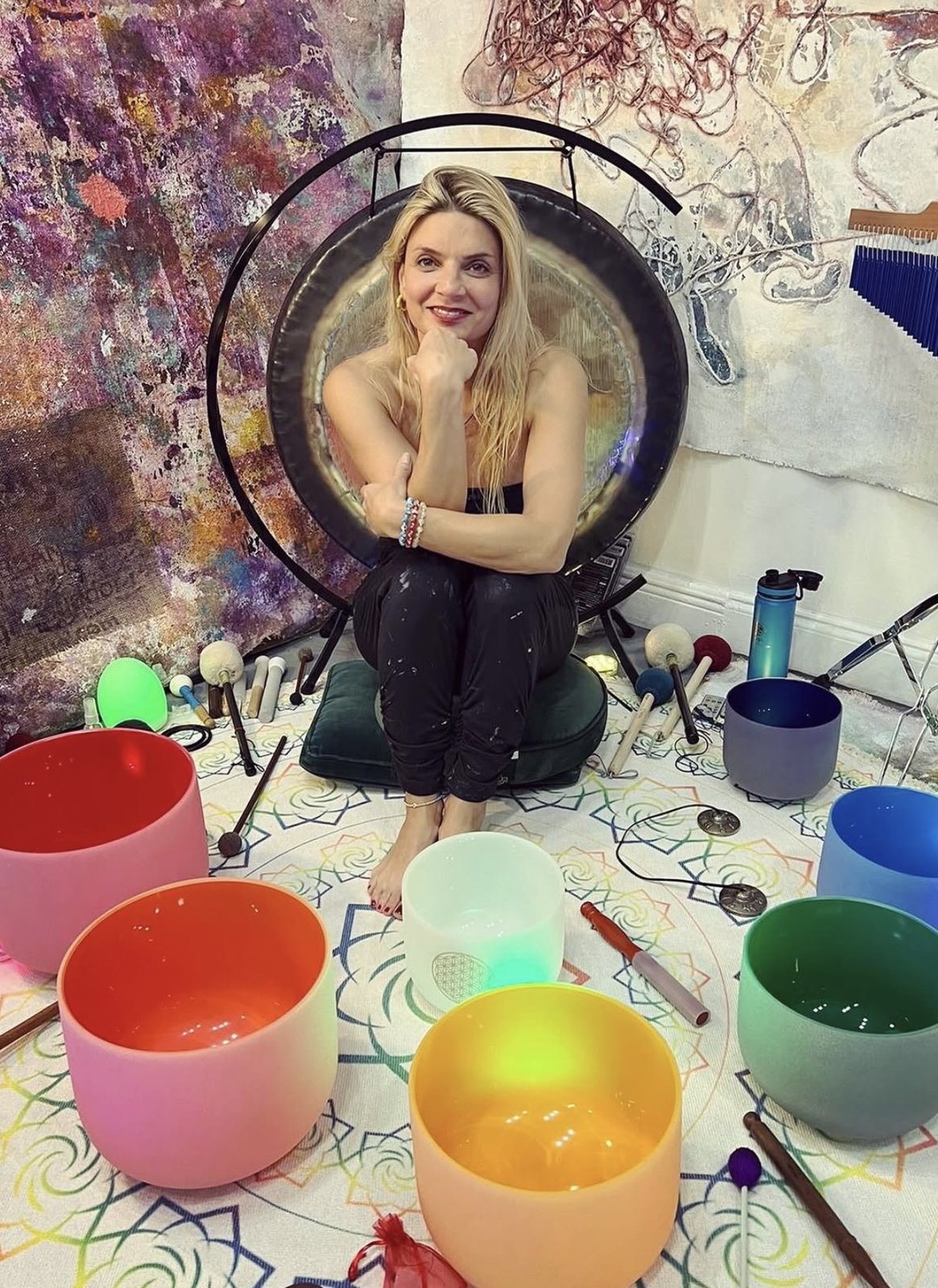 In the round of the gong